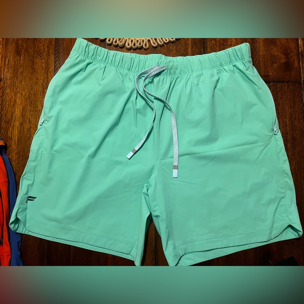 Fabletics - The One Short - XL - Not Lined - 7”
